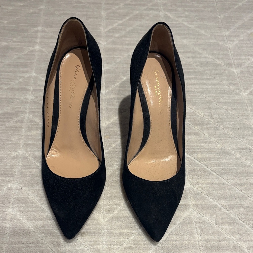 Gianvito Rossi Elegant Black Heels